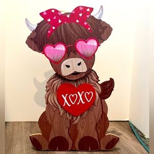 ONLY 2 LEFT!! Absolutely Adorable XOXO Highland Cow Wood Decor- NWT